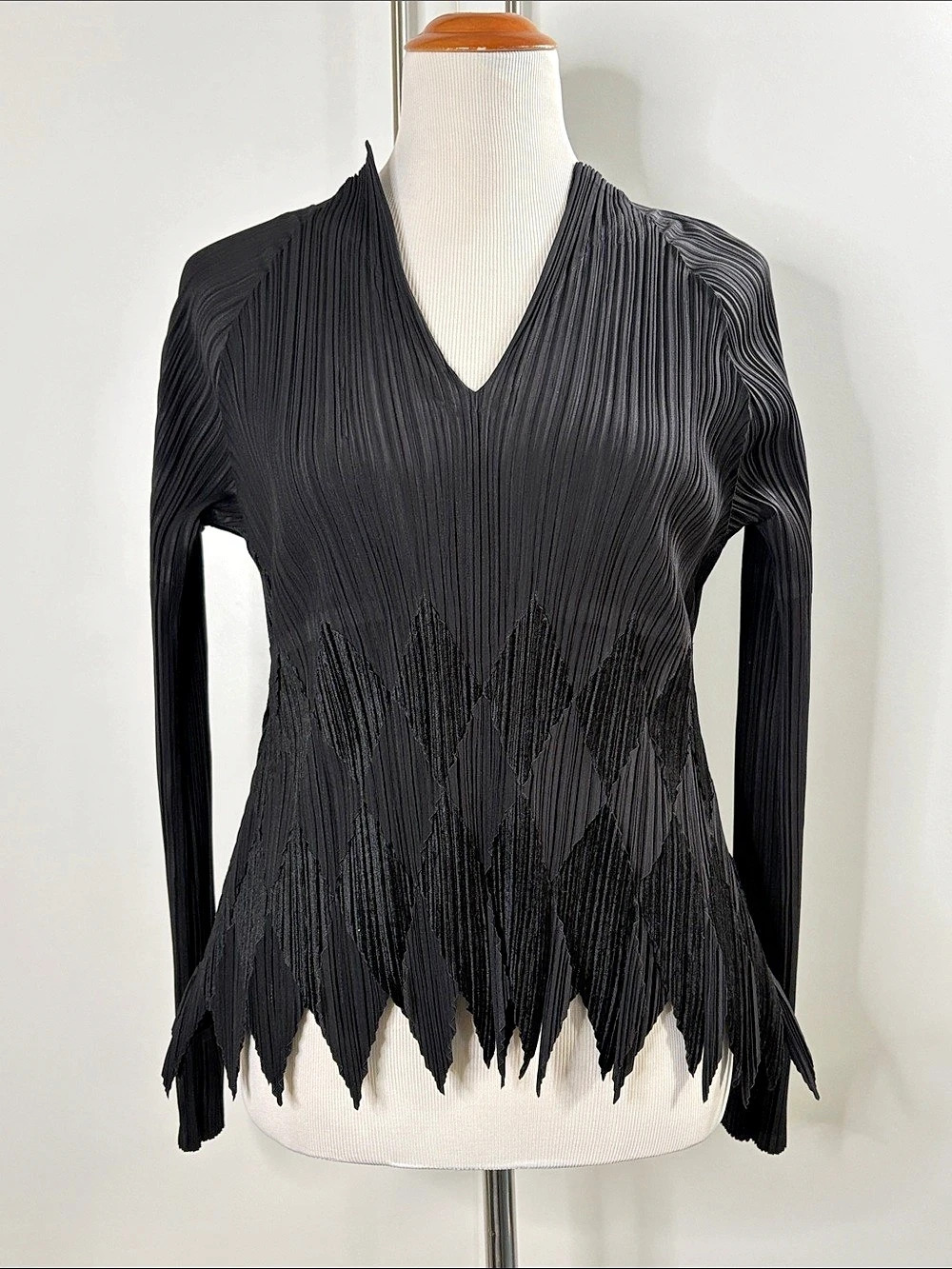 Issey Miyake Fete Harlequin Gradient Top Pleated V-Neck Top Black Size 02
